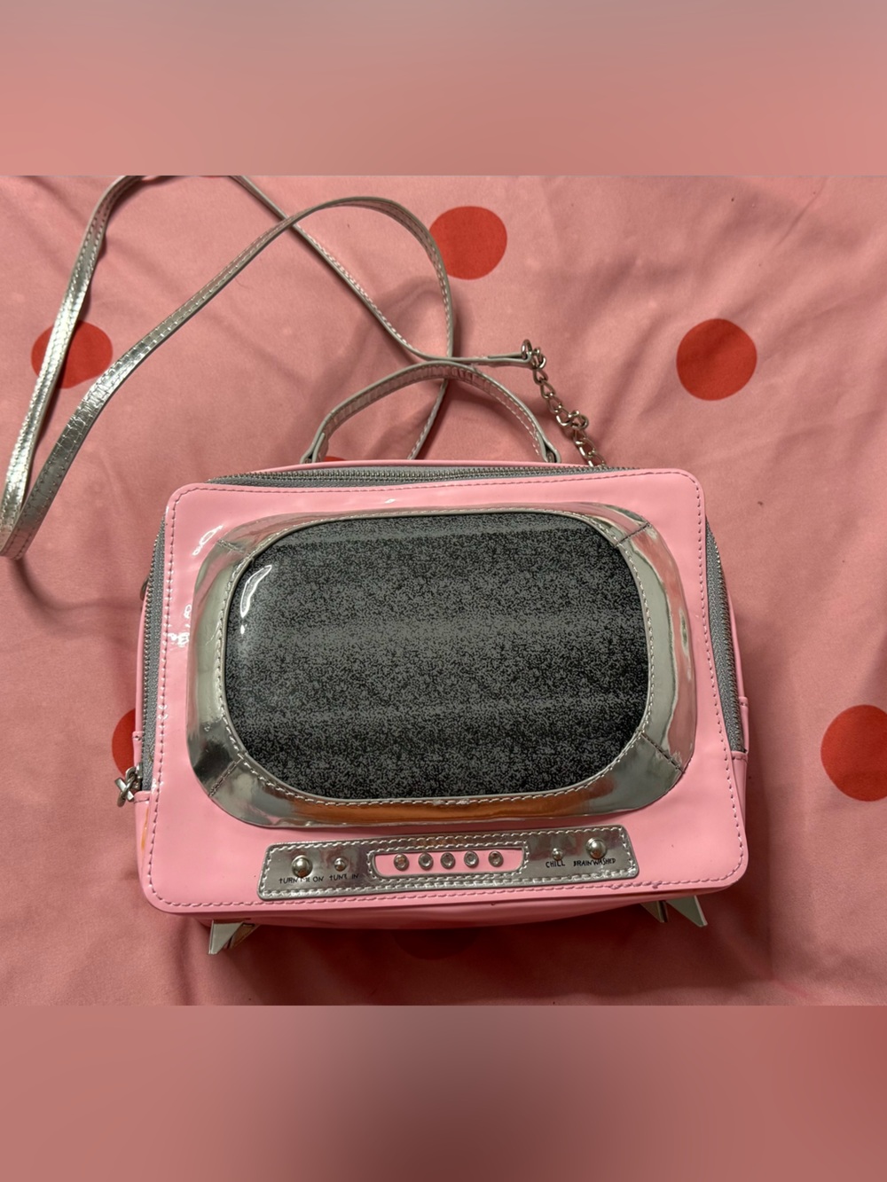 Betsey Johnson kitsch pink retro tv crossbody bag - Picture 2 of 3